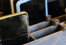 Рейтинг держав щодо заборон телефонів у школах: новий звіт показує нерівномірний прогрес