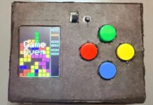 Зроби Сам: Геймер Створив Консоль для Tetris у Картонній Коробці