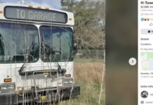 Автобус Houston Metro виставлено на продаж на Facebook Marketplace