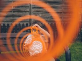 Обличчя минулого: як «тілесні ілюзії» можуть відкрити доступ до дитячих спогадів