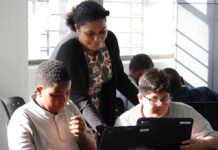 Більш ніж просто оцінка: чому ІІ повинен навчитися мислити як вчитель, щоб виправити математичну освіту