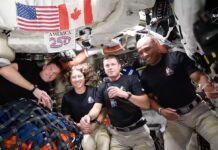 Історичний обліт Місяця на тлі бюджетної кризи NASA