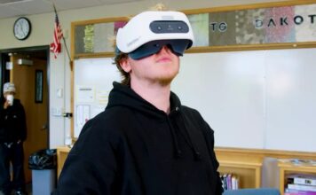 VR-гарнітури для чотирикласників: ризикована ставка Північної Дакоти
