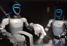 Roboter führten Operationen durch. Und sie sind klein genug, um sie im Auto mitzunehmen.